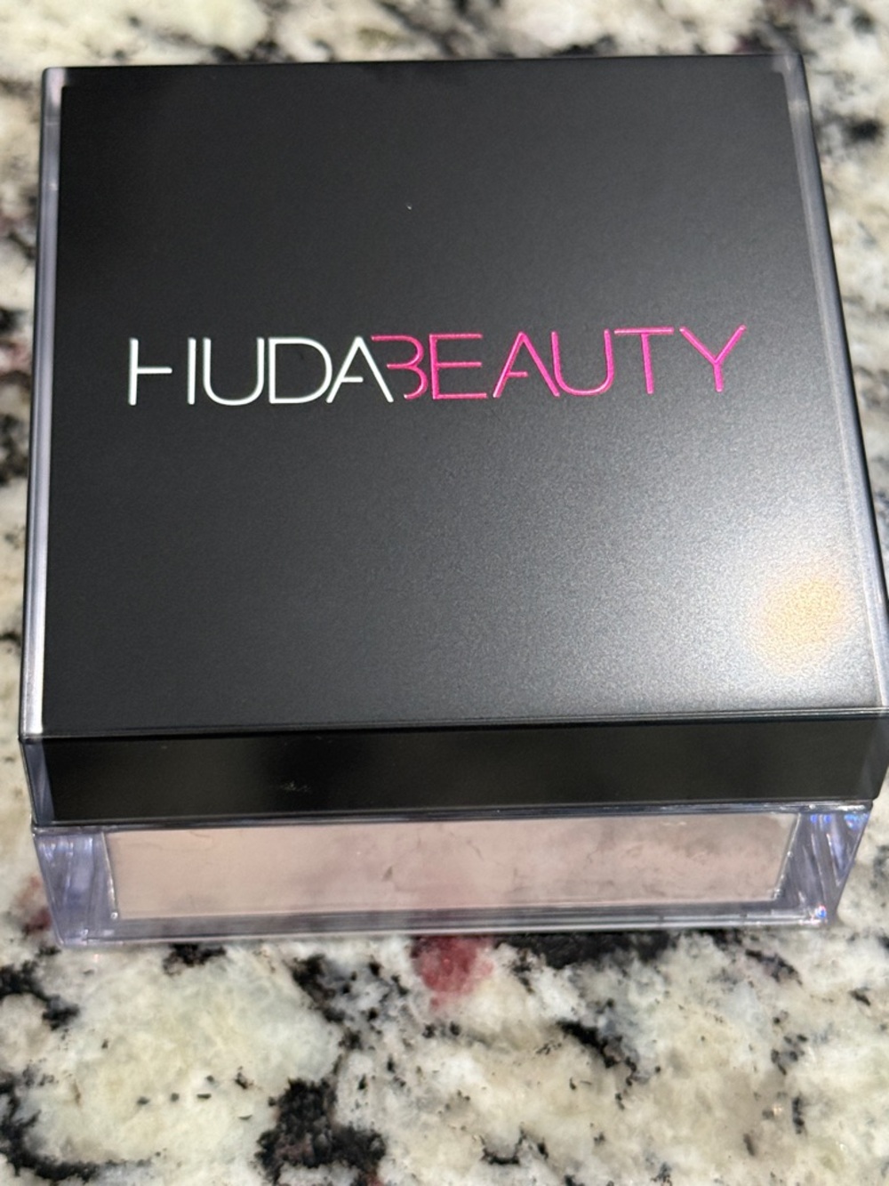 HUDA BEAUTY Translucent Loose Setting Powder Peach Pie